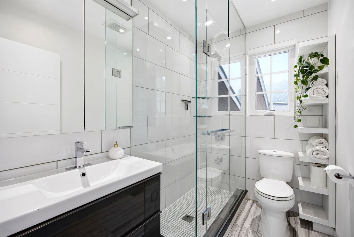 10 Dana Avenue 10 Dana Avenue Toronto W05