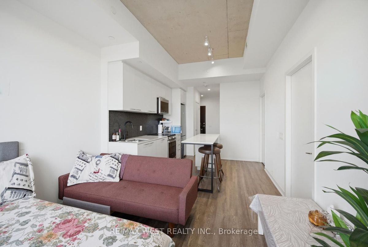 801-1808 St. Clair Avenue W 801-1808 St. Clair Avenue W Toronto W02