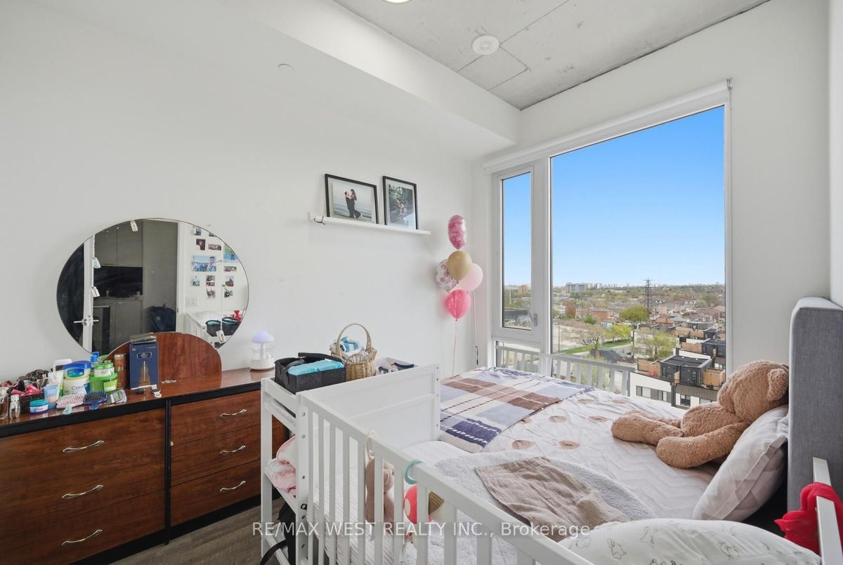 801-1808 St. Clair Avenue W 801-1808 St. Clair Avenue W Toronto W02