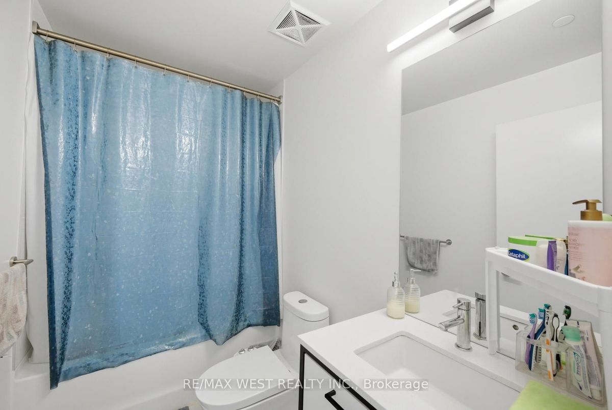 801-1808 St. Clair Avenue W 801-1808 St. Clair Avenue W Toronto W02