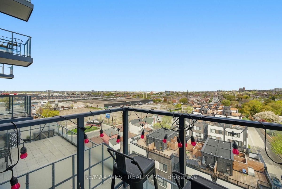 801-1808 St. Clair Avenue W 801-1808 St. Clair Avenue W Toronto W02
