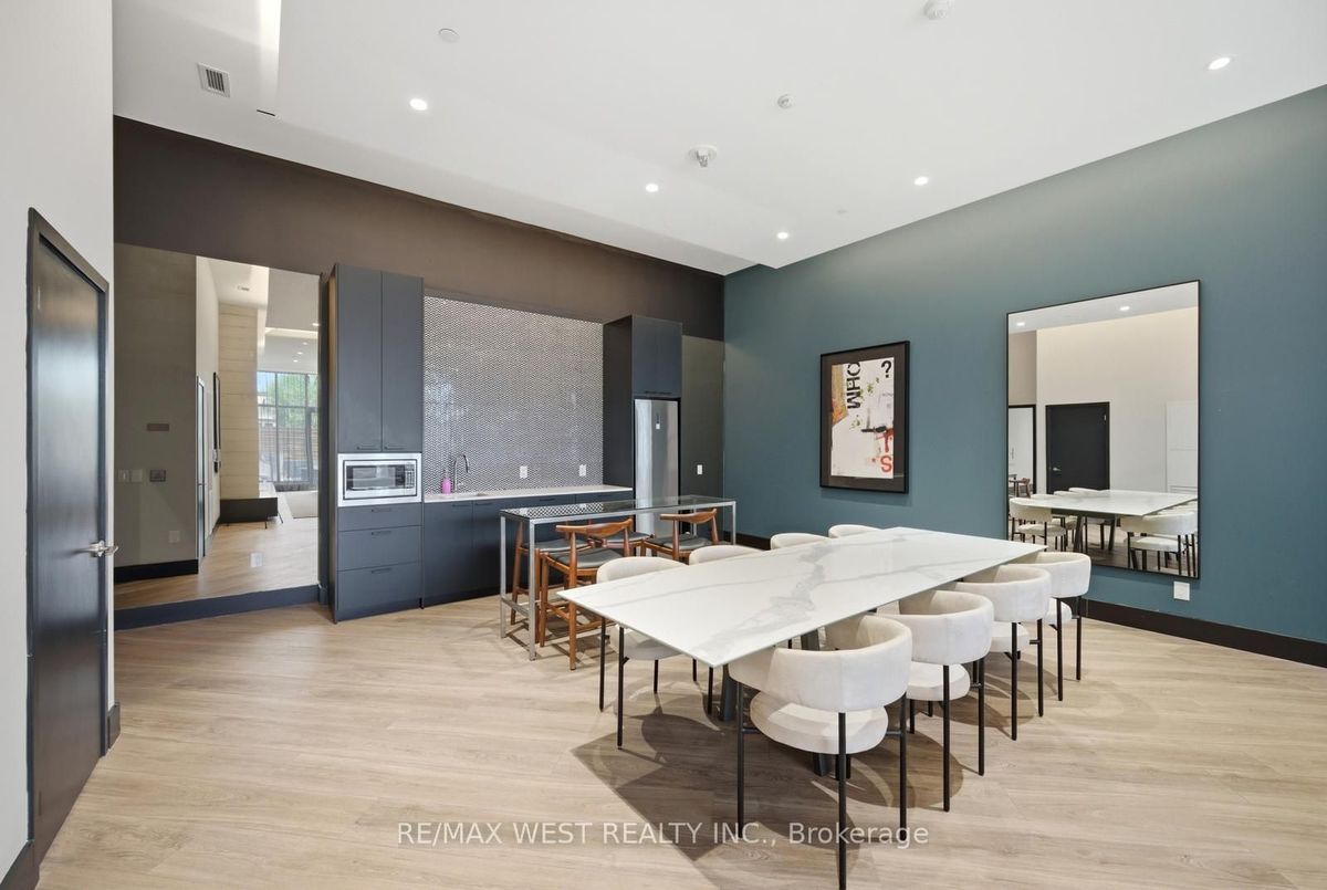 801-1808 St. Clair Avenue W 801-1808 St. Clair Avenue W Toronto W02