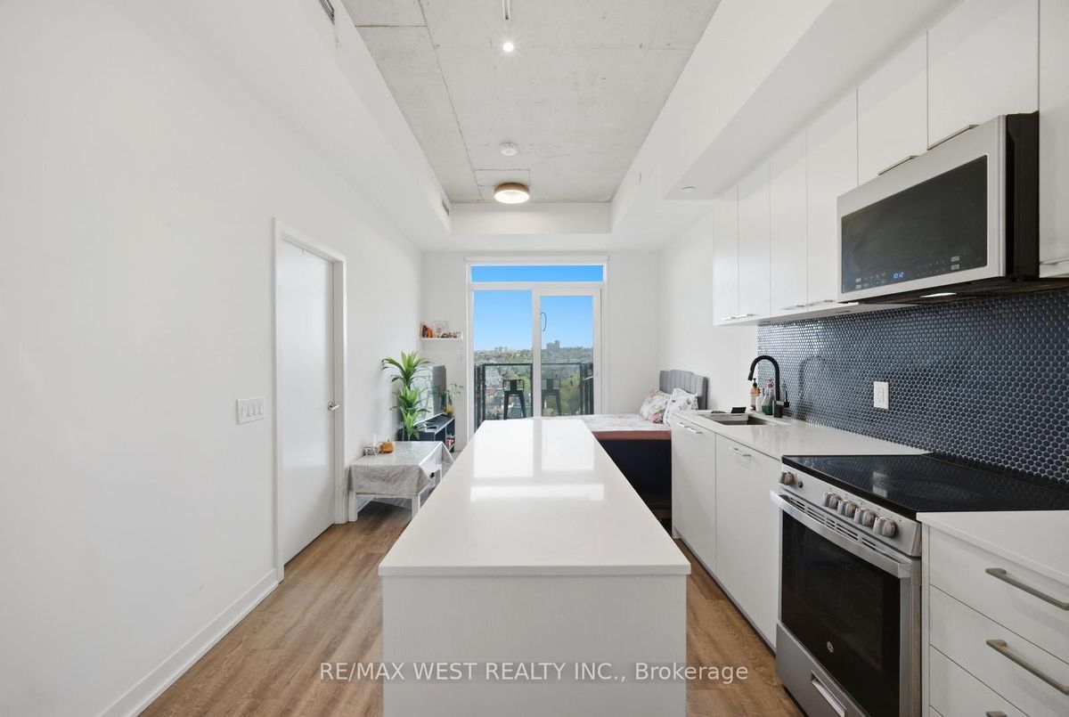 801-1808 St. Clair Avenue W 801-1808 St. Clair Avenue W Toronto W02