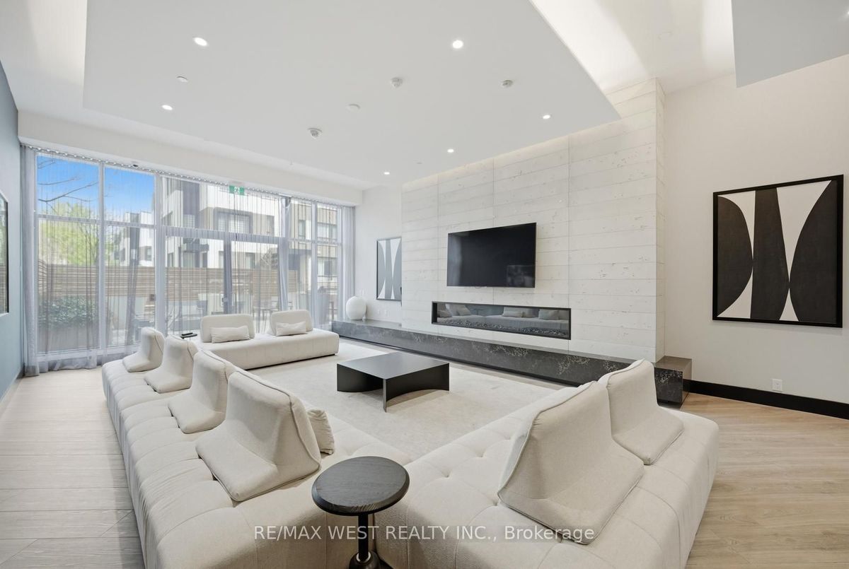 801-1808 St. Clair Avenue W 801-1808 St. Clair Avenue W Toronto W02