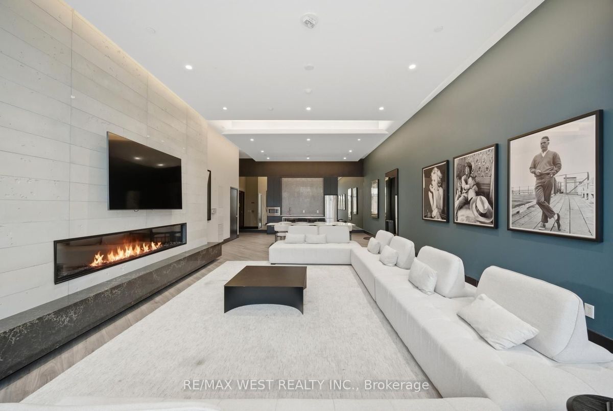 801-1808 St. Clair Avenue W 801-1808 St. Clair Avenue W Toronto W02