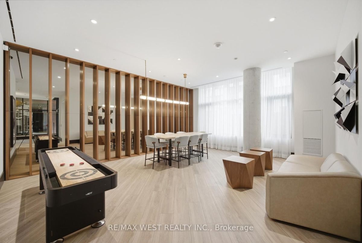 801-1808 St. Clair Avenue W 801-1808 St. Clair Avenue W Toronto W02