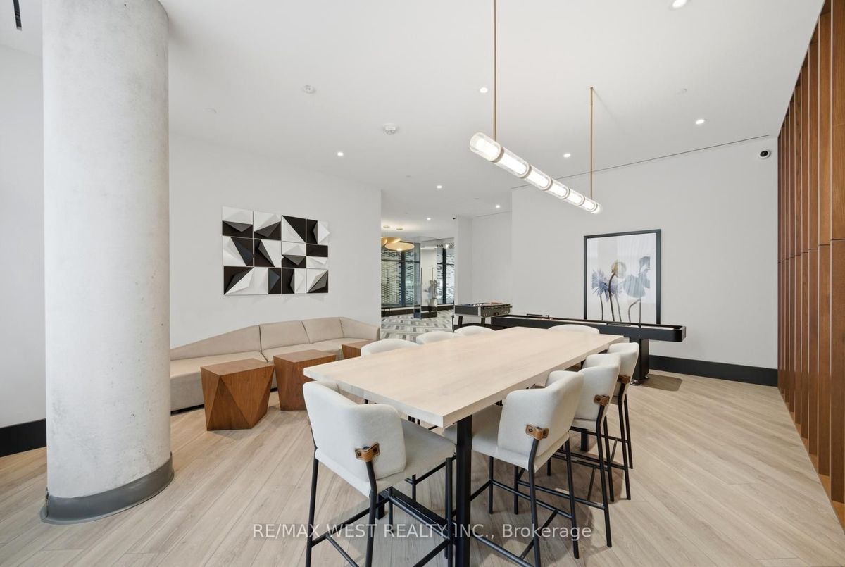 801-1808 St. Clair Avenue W 801-1808 St. Clair Avenue W Toronto W02