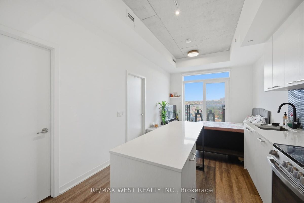 801-1808 St. Clair Avenue W 801-1808 St. Clair Avenue W Toronto W02