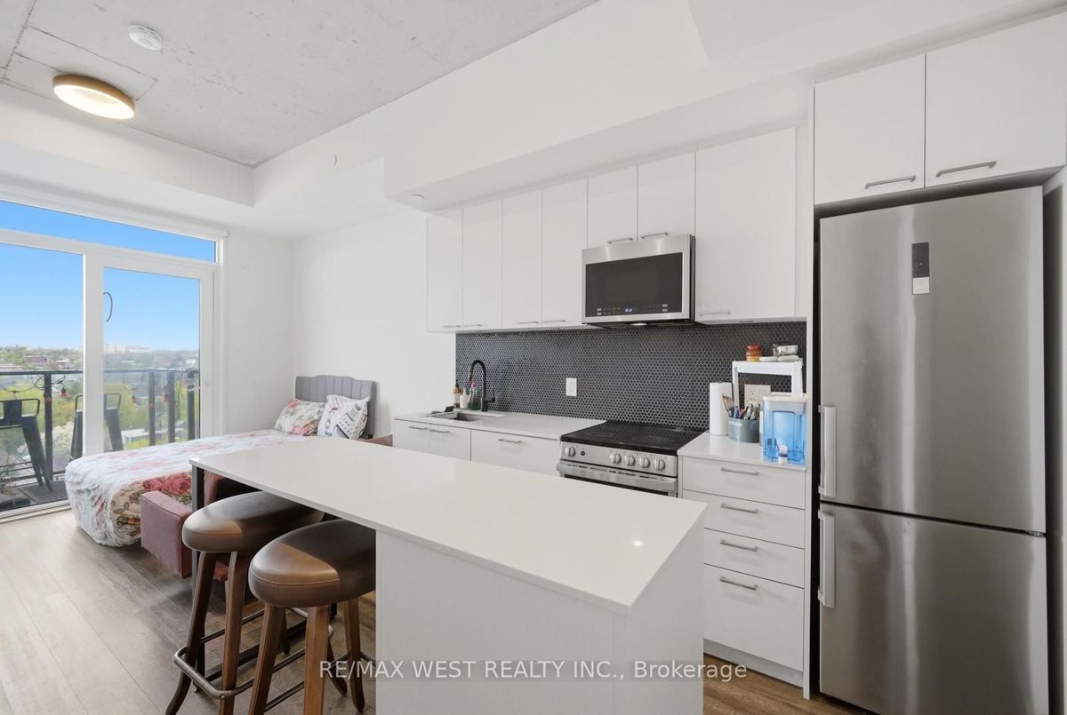 801-1808 St. Clair Avenue W 801-1808 St. Clair Avenue W Toronto W02