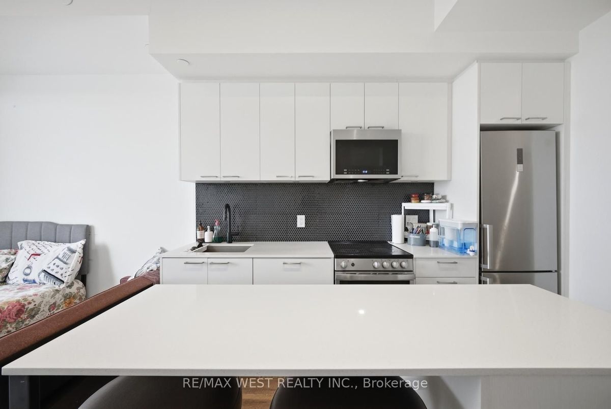 801-1808 St. Clair Avenue W 801-1808 St. Clair Avenue W Toronto W02