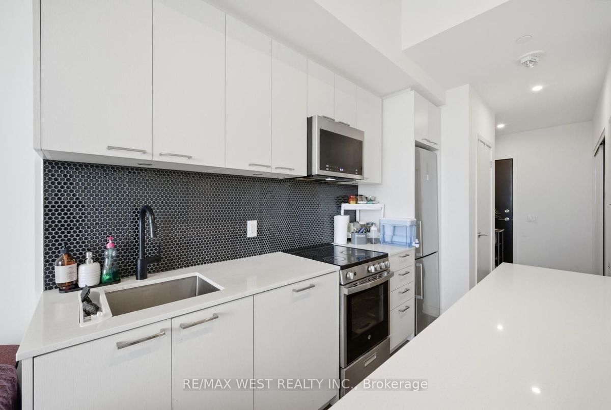 801-1808 St. Clair Avenue W 801-1808 St. Clair Avenue W Toronto W02