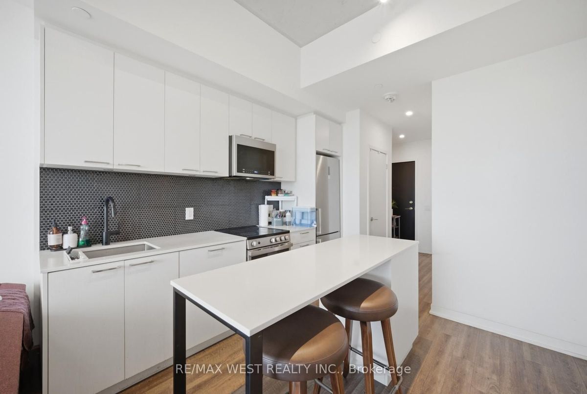 801-1808 St. Clair Avenue W 801-1808 St. Clair Avenue W Toronto W02