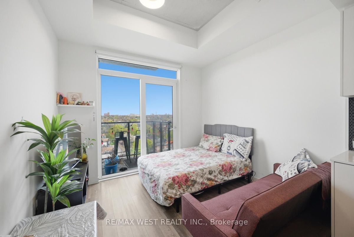 801-1808 St. Clair Avenue W 801-1808 St. Clair Avenue W Toronto W02