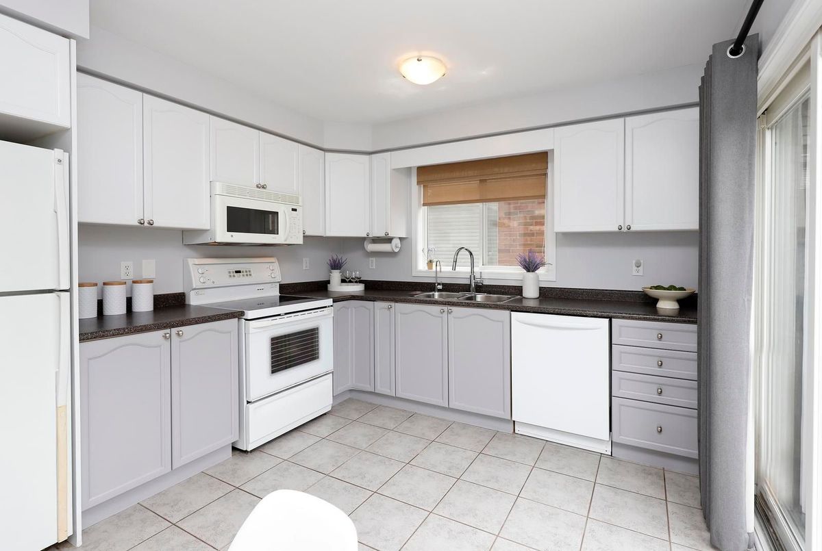 1521 Swann Crescent 1521 Swann Crescent Milton