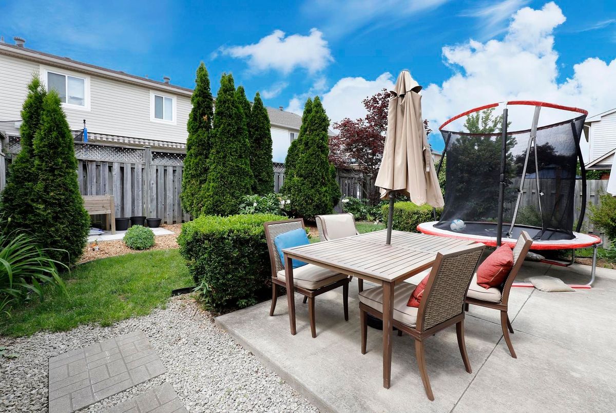 1521 Swann Crescent 1521 Swann Crescent Milton