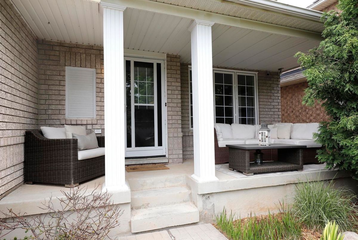 1521 Swann Crescent 1521 Swann Crescent Milton