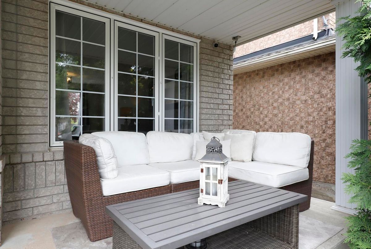 1521 Swann Crescent 1521 Swann Crescent Milton