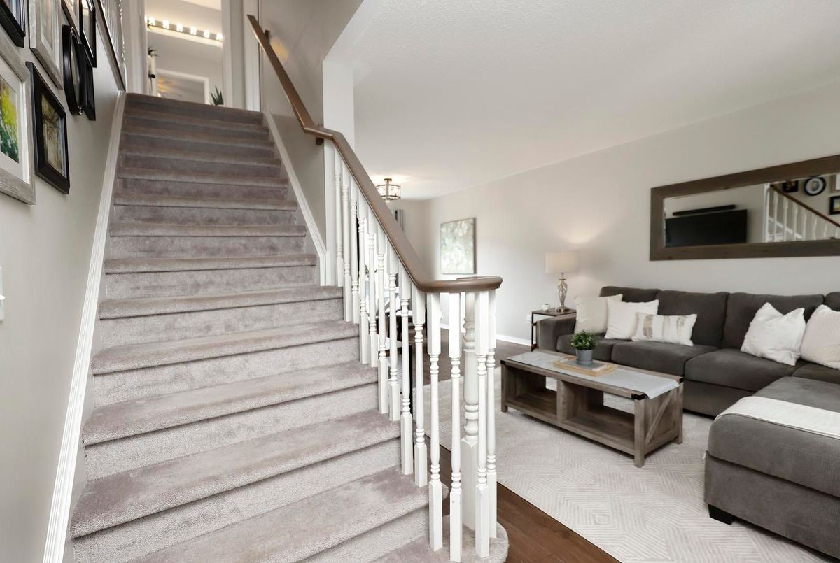 1521 Swann Crescent 1521 Swann Crescent Milton
