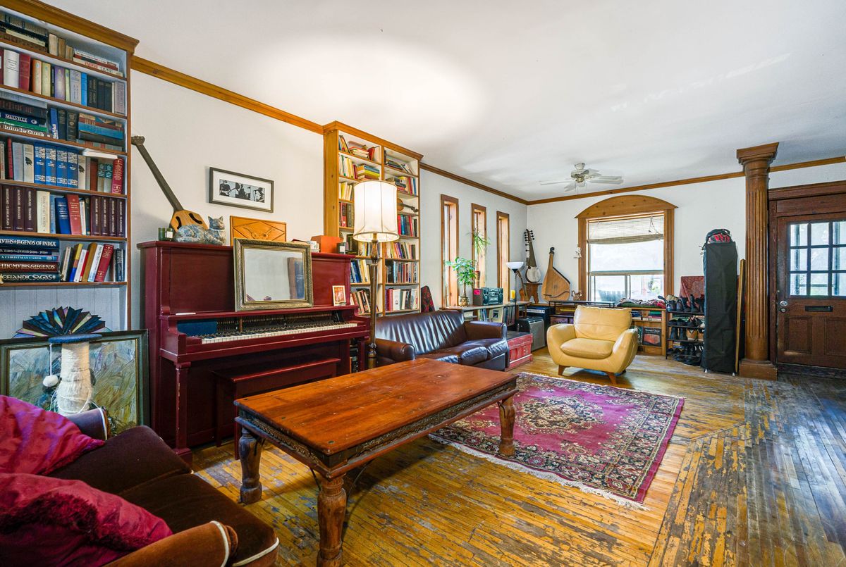 204 Yarmouth Road 204 Yarmouth Road Toronto W02