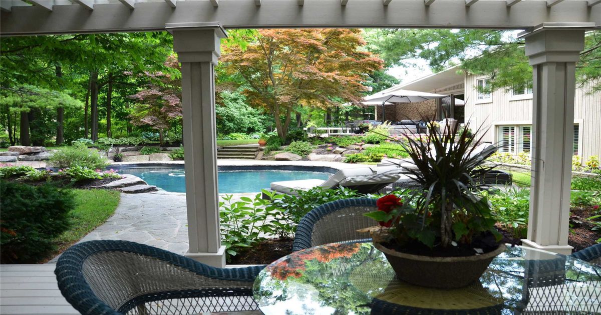 2224 Pineneedle Row Mississauga