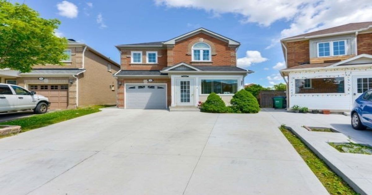 13 Heathwood Dr Brampton