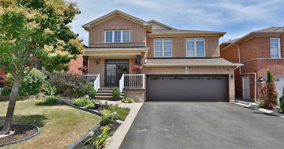 19 Four Seasons Circ Brampton