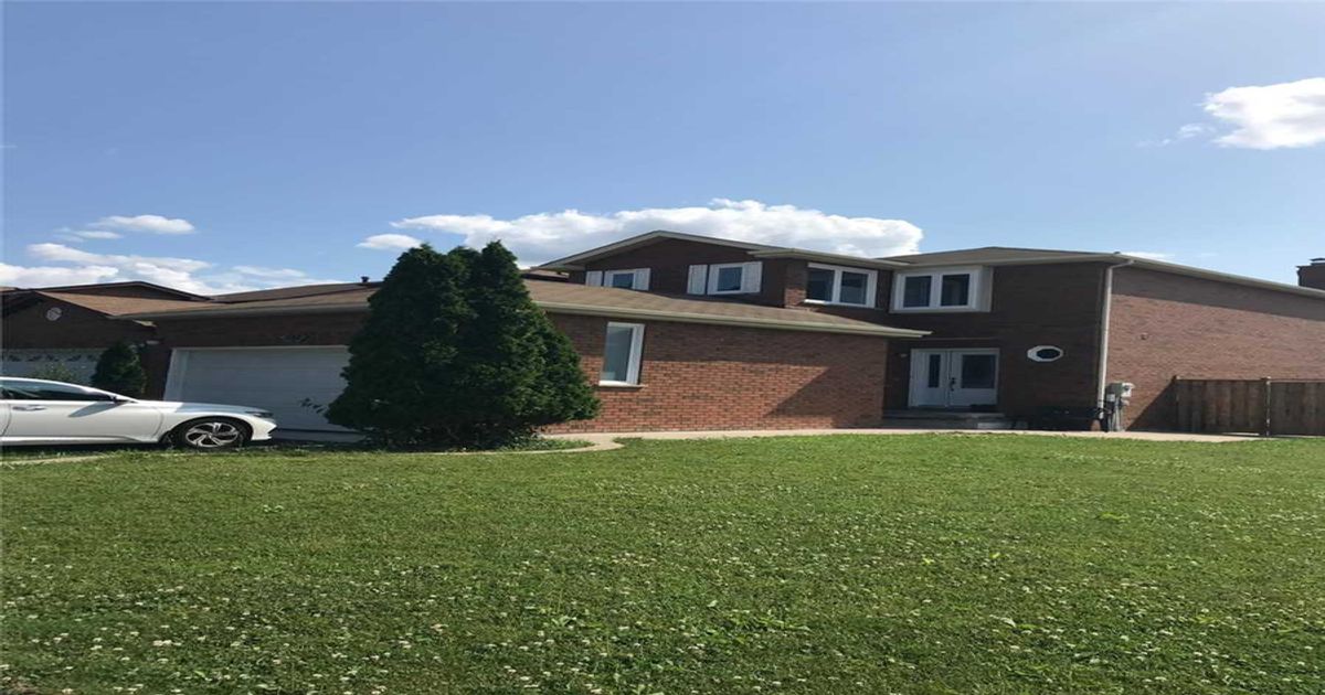 48 Kentucky Dr Brampton