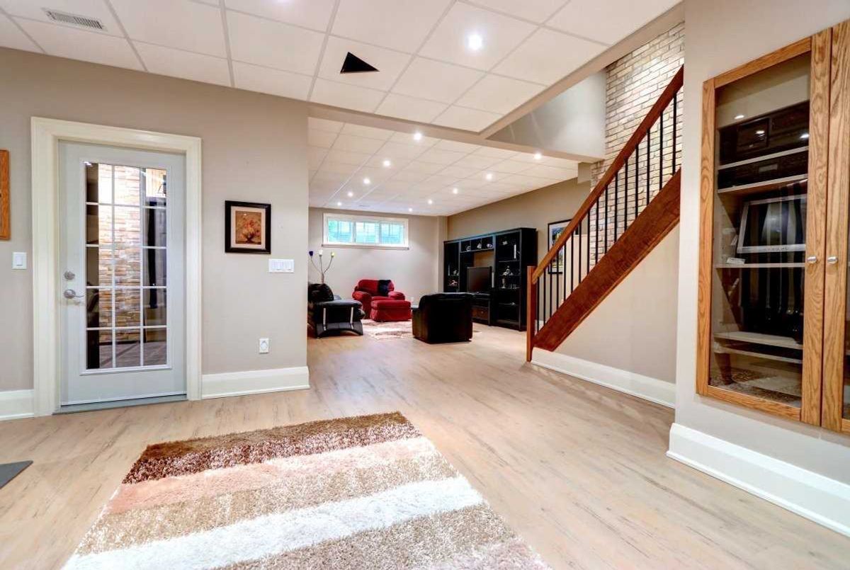 2209 Pineneedle Row 2209 Pineneedle Row Mississauga