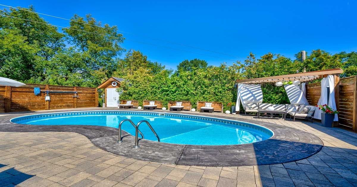 1371 Strathy Ave Mississauga