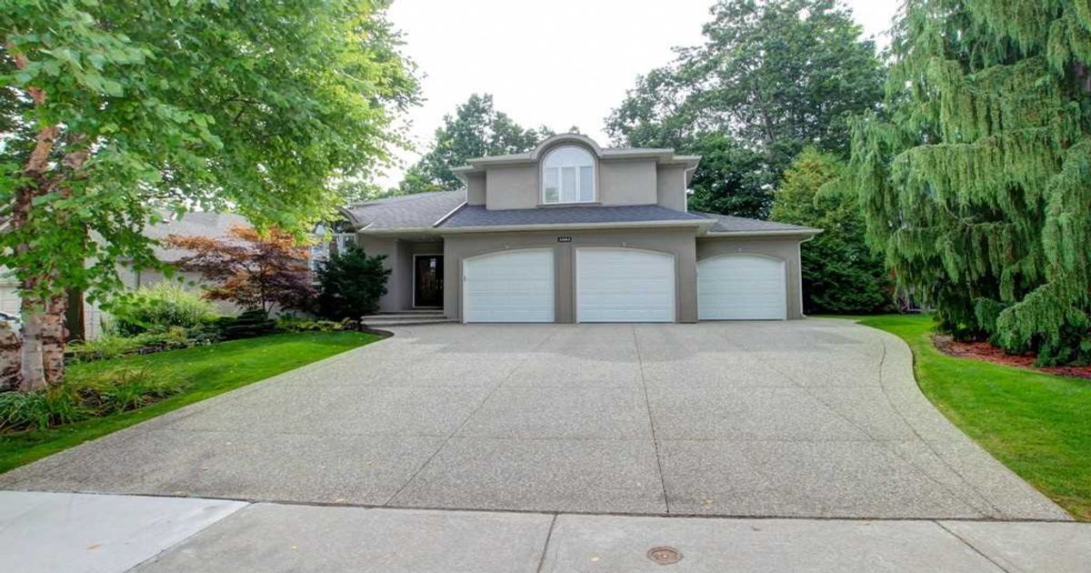 1091 Forestvale Dr Burlington