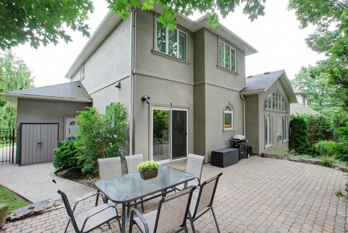 1091 Forestvale Dr 1091 Forestvale Dr Burlington