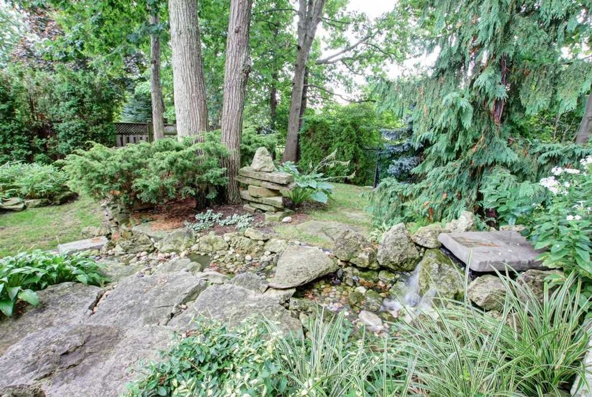 1091 Forestvale Dr 1091 Forestvale Dr Burlington