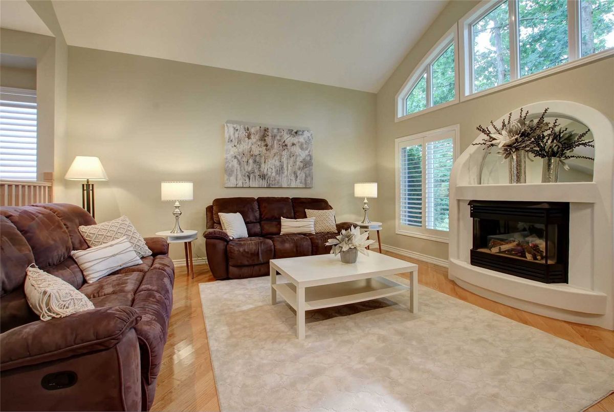 1091 Forestvale Dr 1091 Forestvale Dr Burlington