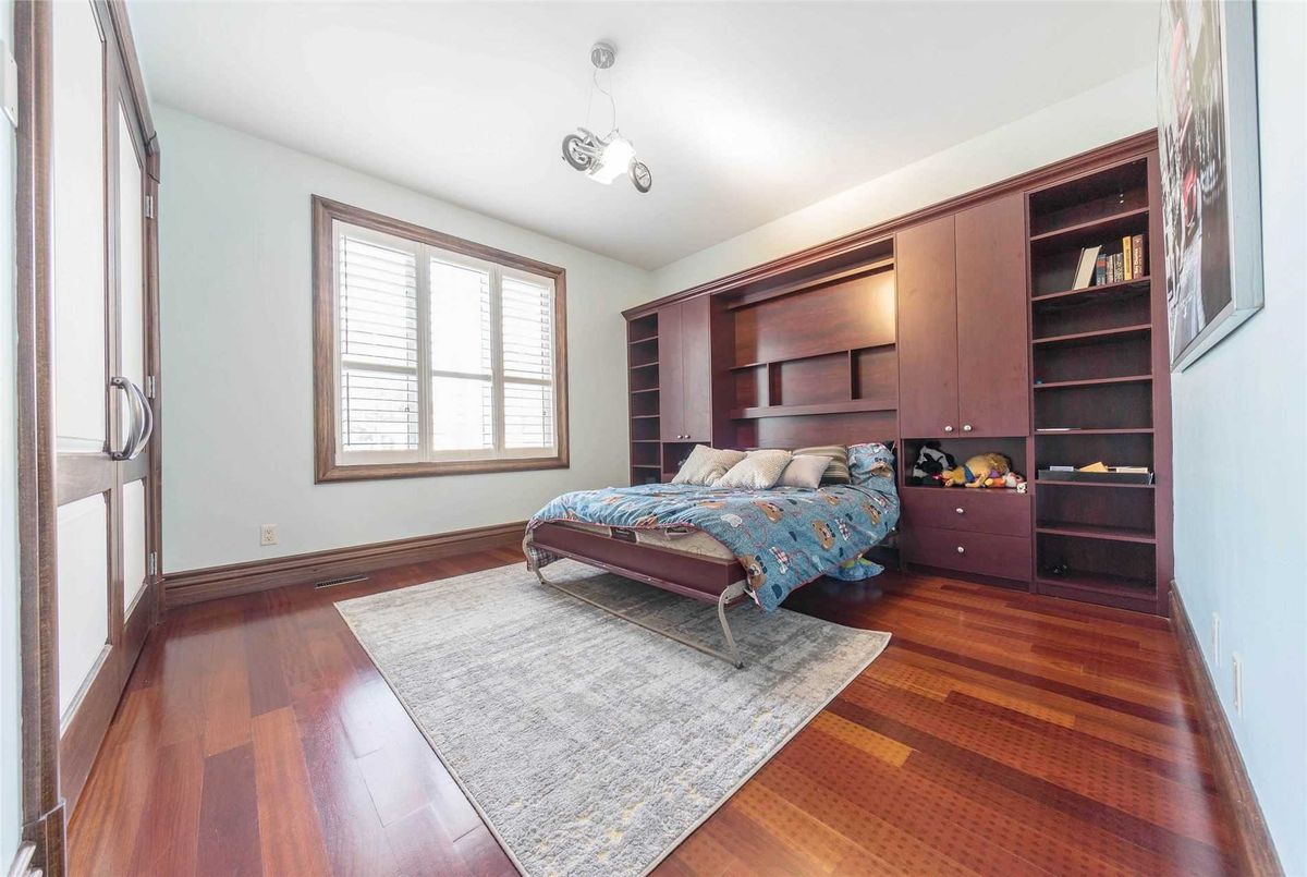 348 Maple Leaf Dr 348 Maple Leaf Dr Toronto