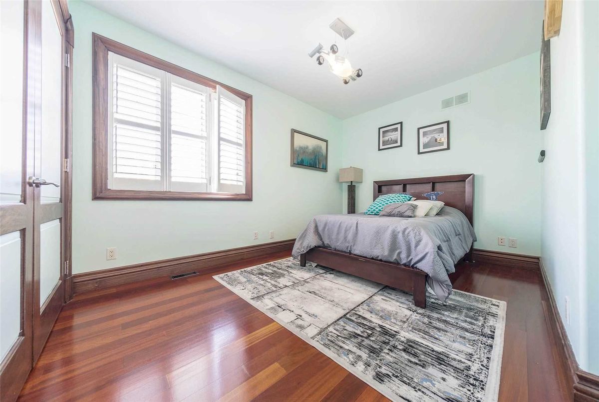 348 Maple Leaf Dr 348 Maple Leaf Dr Toronto