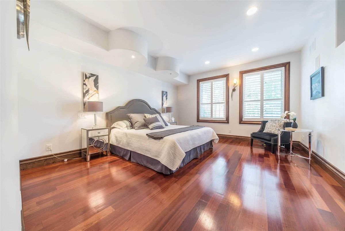 348 Maple Leaf Dr 348 Maple Leaf Dr Toronto