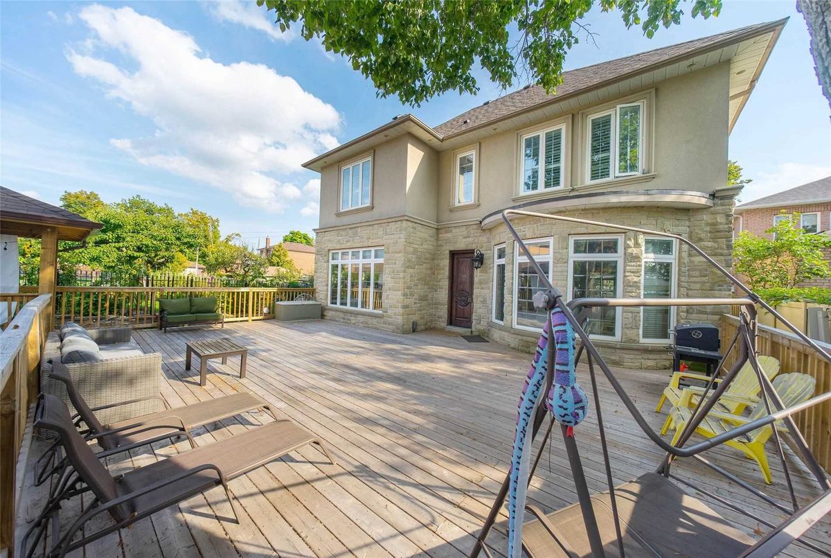 348 Maple Leaf Dr 348 Maple Leaf Dr Toronto