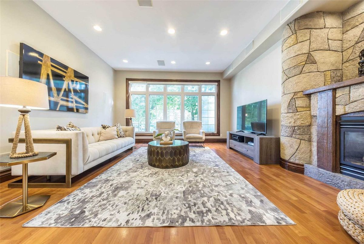 348 Maple Leaf Dr 348 Maple Leaf Dr Toronto