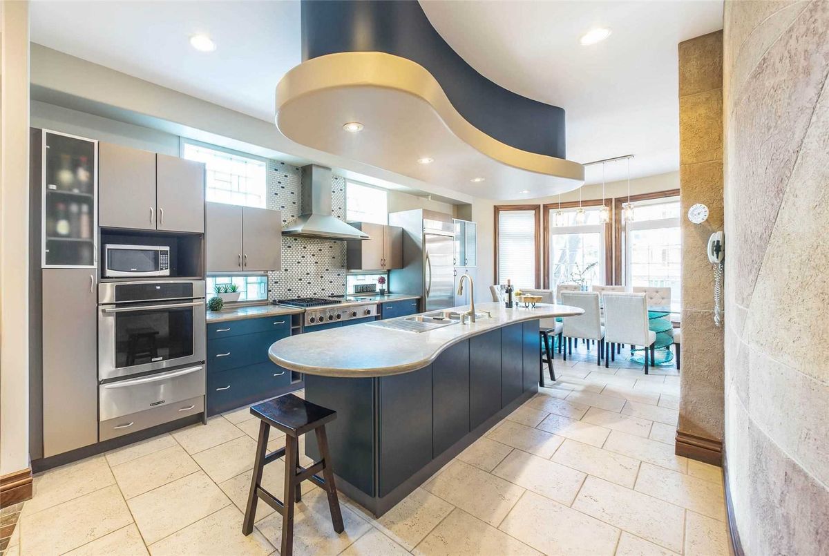 348 Maple Leaf Dr 348 Maple Leaf Dr Toronto
