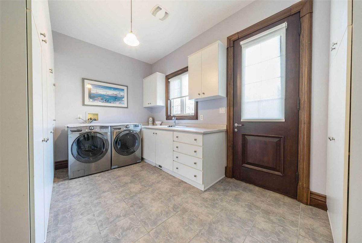 348 Maple Leaf Dr 348 Maple Leaf Dr Toronto