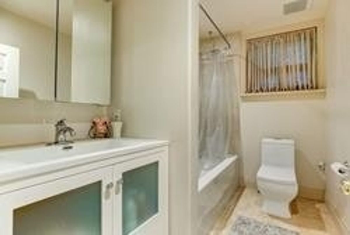 215 Briarhill Dr 215 Briarhill Dr Mississauga