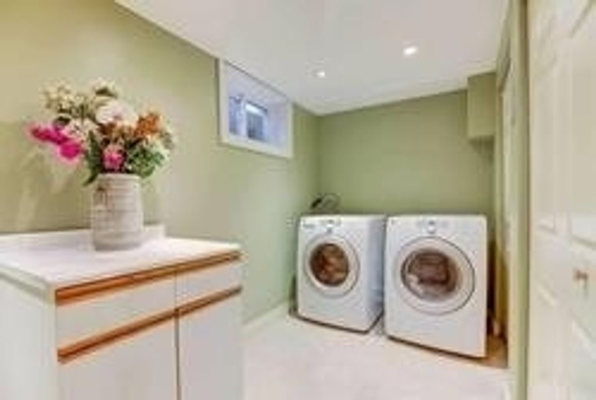 215 Briarhill Dr 215 Briarhill Dr Mississauga