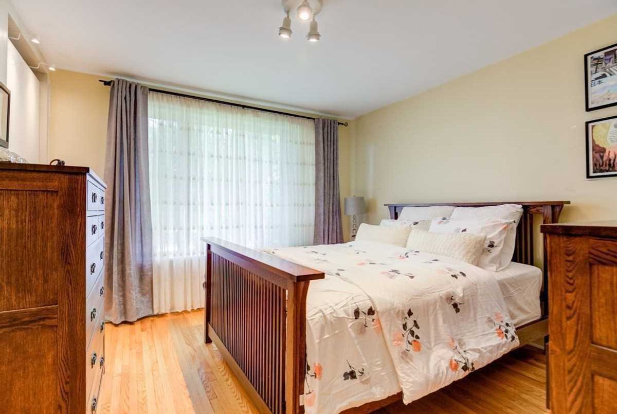 215 Briarhill Dr 215 Briarhill Dr Mississauga