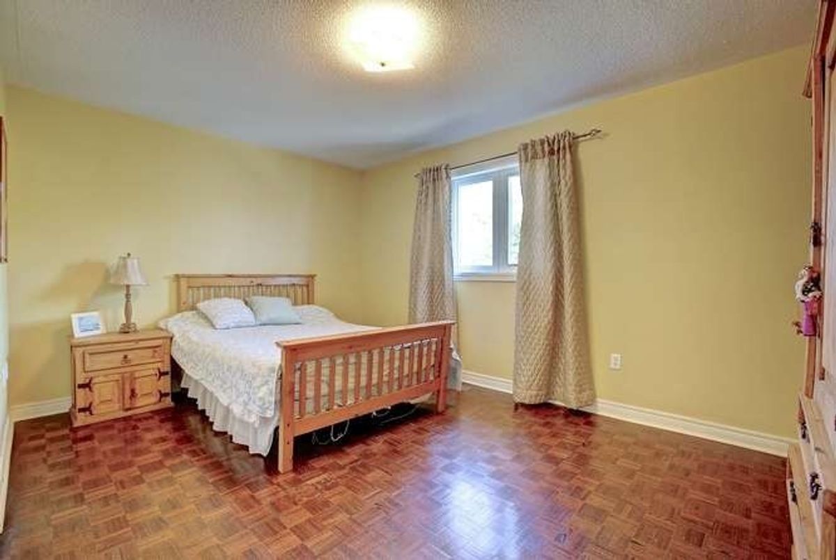 597 Bristol Rd W 597 Bristol Rd W Mississauga