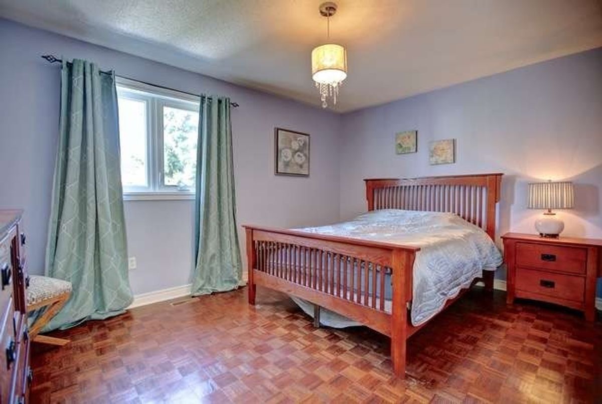 597 Bristol Rd W 597 Bristol Rd W Mississauga
