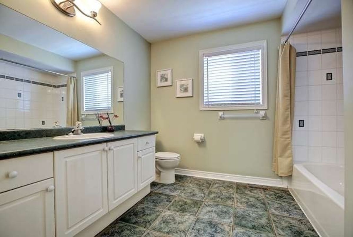 597 Bristol Rd W 597 Bristol Rd W Mississauga