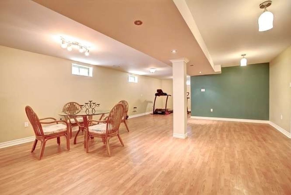 597 Bristol Rd W 597 Bristol Rd W Mississauga