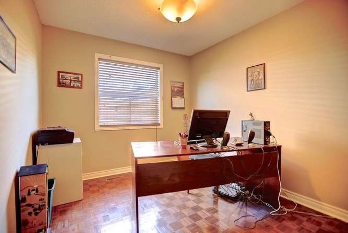 597 Bristol Rd W 597 Bristol Rd W Mississauga