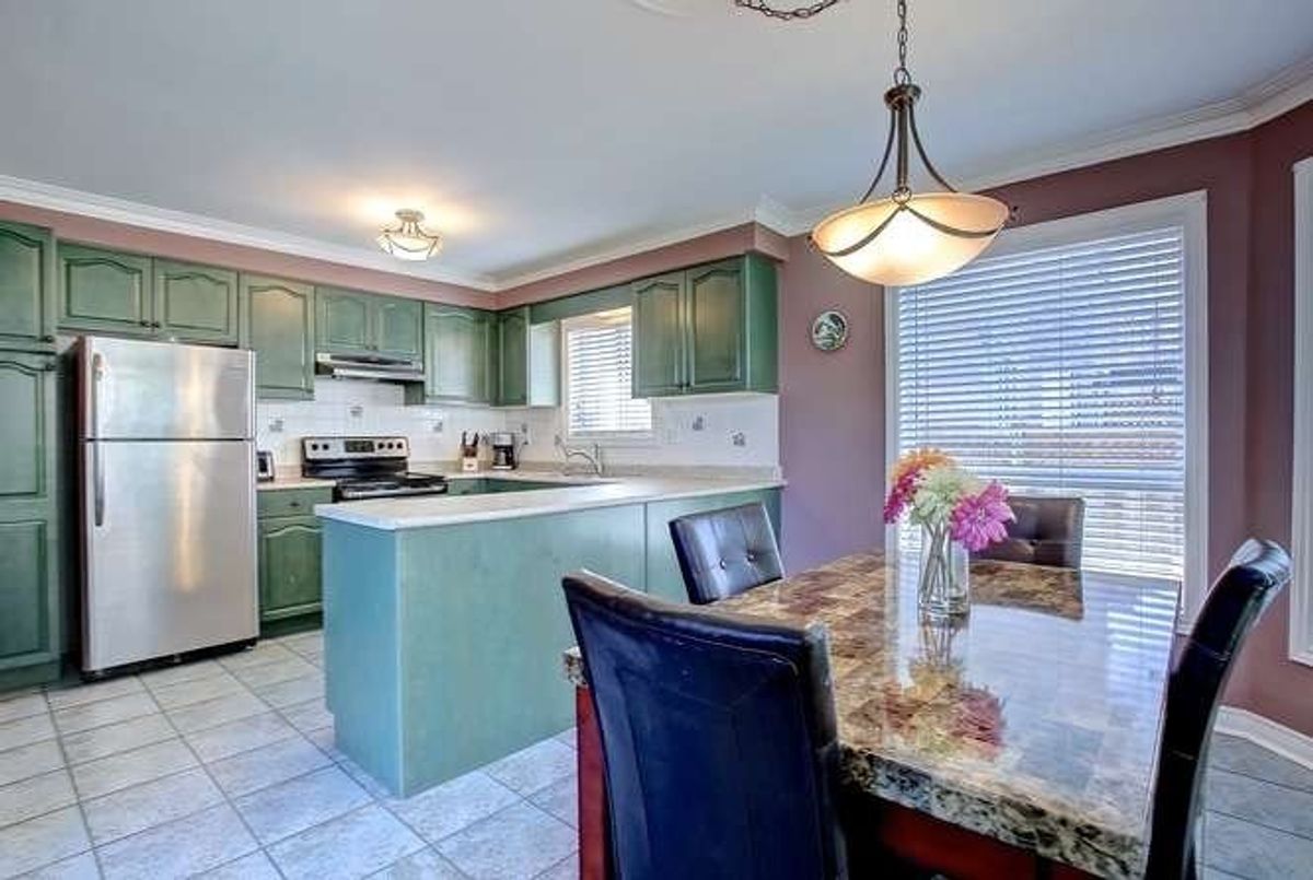 597 Bristol Rd W 597 Bristol Rd W Mississauga