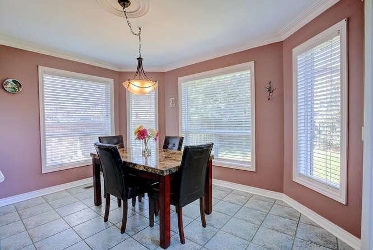 597 Bristol Rd W 597 Bristol Rd W Mississauga